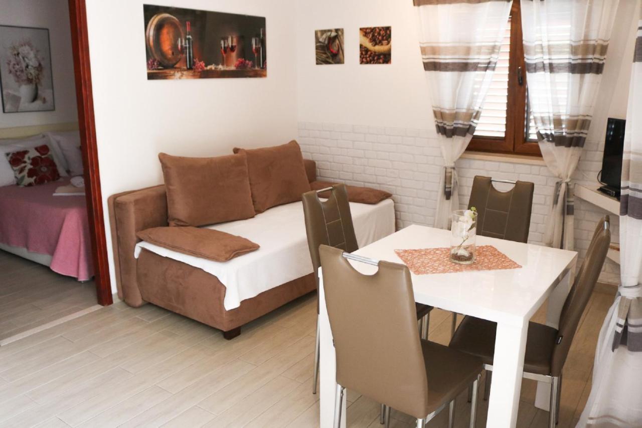 Apartments Melany Slano Luaran gambar